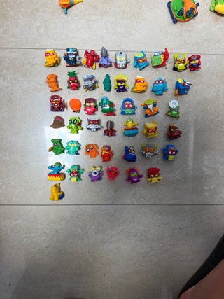 Lote Figuras Super Things son 45 con mas cosas
