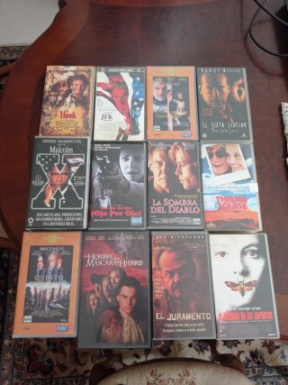 Lote de 12 Películas en VHS 7 euros cada una.