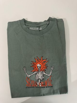 Camiseta Pull&Bear verde con estampado Talla S.