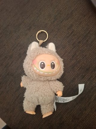 Llavero de peluche Labubu