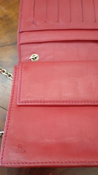 Borsetta a tracolla Fendi rossa in pelle. Logo FF.