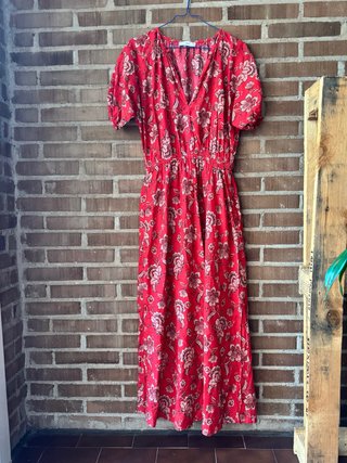 Vestido midi rojo floral