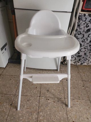 Trona de bebé blanca