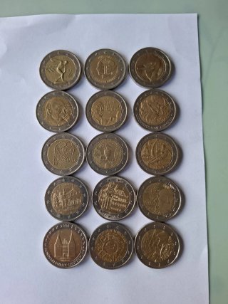 Colección de 15 Monedas Conmemorativas de 2 Euros