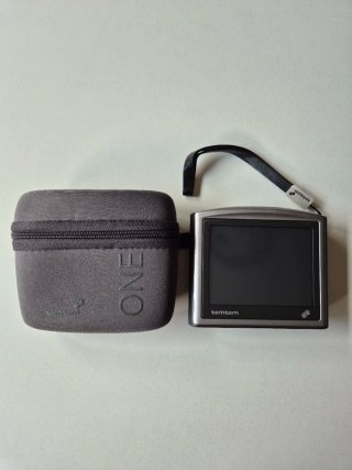 GPS TomTom ONE con Funda