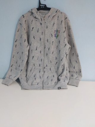Chaqueta Gris con Estampado de Rayos