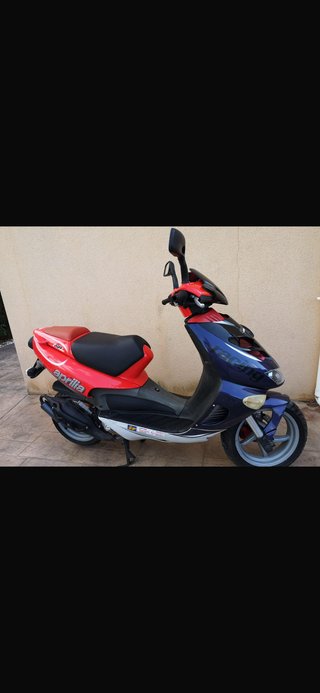 Aprilia SR 49cc Scooter Azul/Rojo