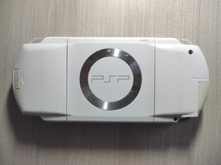 PSP 1004 KCW VALUE PACK BIANCA COMPLETA + 7 GIOCHI