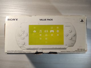 PSP 1004 KCW VALUE PACK BIANCA COMPLETA + 7 GIOCHI