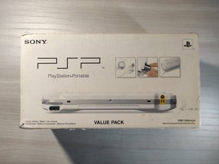 PSP 1004 KCW VALUE PACK BIANCA COMPLETA + 7 GIOCHI