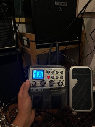 Pedalera NUX MG-100 Modeling Guitar Processor