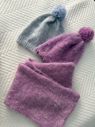 Lote 2 Gorros con Pompones y Bufanda