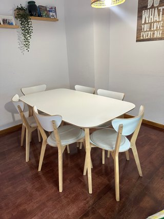 Mesa Comedor Ikea y 6 sillas