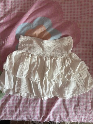 Falda Blanca con Volantes