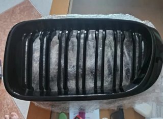 Pareja de Parrilla Delantera BMW Negra brillante.