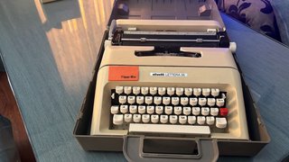 Máquina de escribir Olivetti Lettera 35