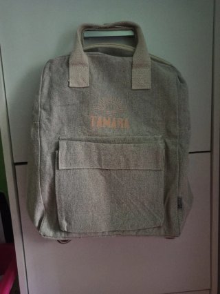 Mochila personalizada con el nombre de TAMARA.