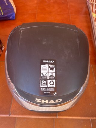 Baúl Moto SHAD Negro/Plata con Soporte