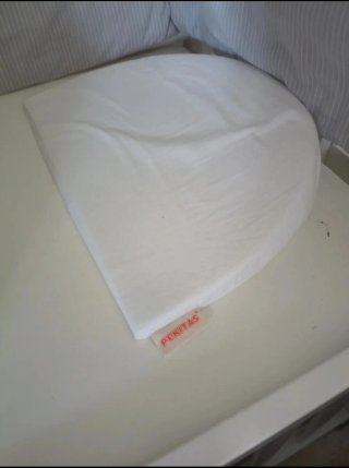 Minicuna blanca con ruedas