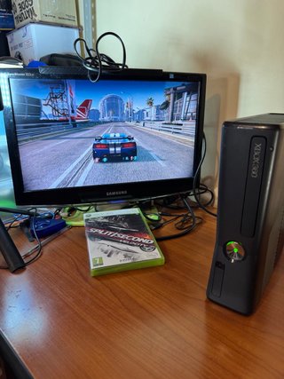 Xbox 360 250GB con Controller e Giochi