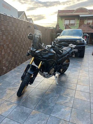Voge 800 Rally Negra