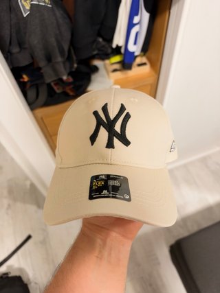 Gorra New Era NY Beige