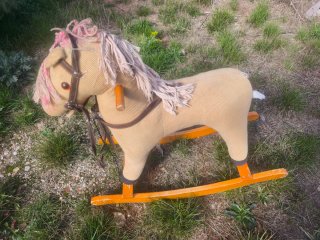 Caballito balancín de tela