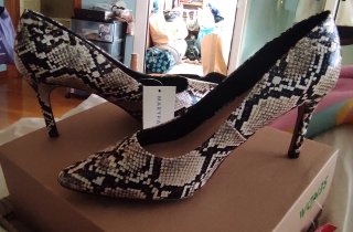 Zapatos de tacón estampado serpiente Marypaz
