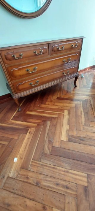 Comò classico in legno