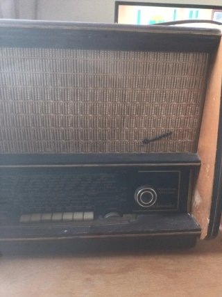 Radio Schneider Antigua Marrón