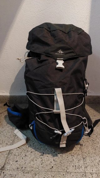 Mochila Quechua 30L Senderismo Negra
