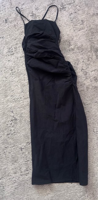 Vestido largo negro con tirantes