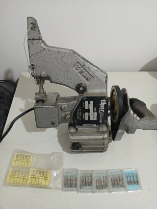 Máquina de coser THAR portátil