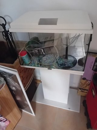 Aquário 75L com móvel e acessórios