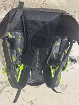 Mochila Escolar Satch Pack Negra y Verde