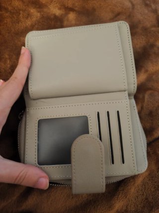 Monedero Beige con Detalles Florales