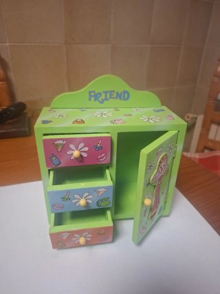 Armario Pequeño Decorado Muñecas