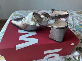 Zapatos de tacón plateados talla 38