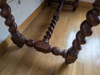 Mesa antigua de madera rústica reformada