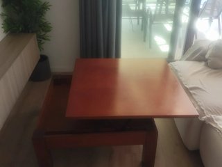 Mesa de centro de madera de pino