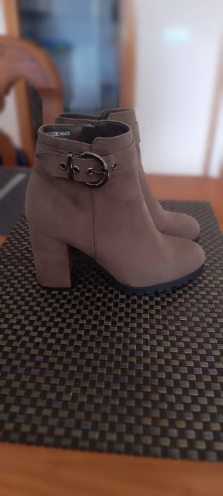 Botines de mujer beige