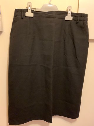 Falda negra talla 46
