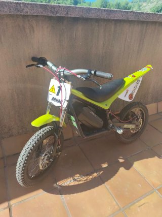 Moto Mecatecno T12