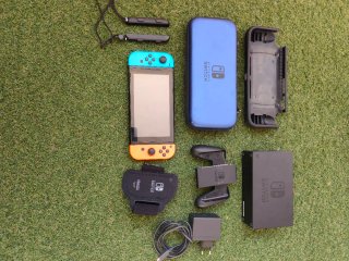 Nintendo Switch con Dock, Funda y Accesorios