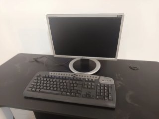 Ordenador de sobremesa para piezas