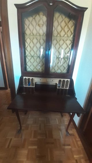 Secreter con vitrina madera y cristal