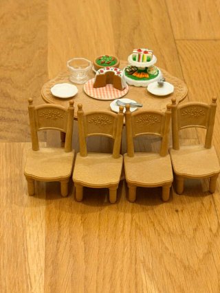 Mesa y sillas Sylvanian Families