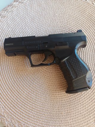 Pistola de juguete para bolas de plástico