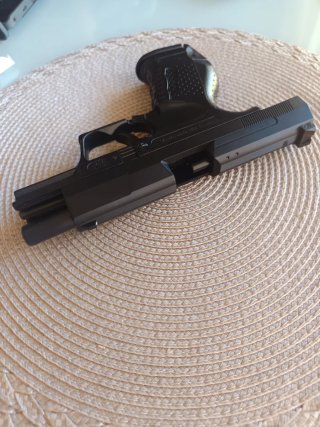 Pistola de juguete para bolas de plástico