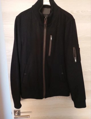 Cazadora bomber negra